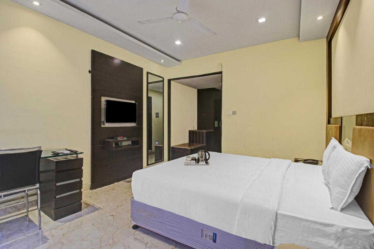 ホテルOyo Townhouse 707 Grand Krishna ハイデラバード エクステリア 写真