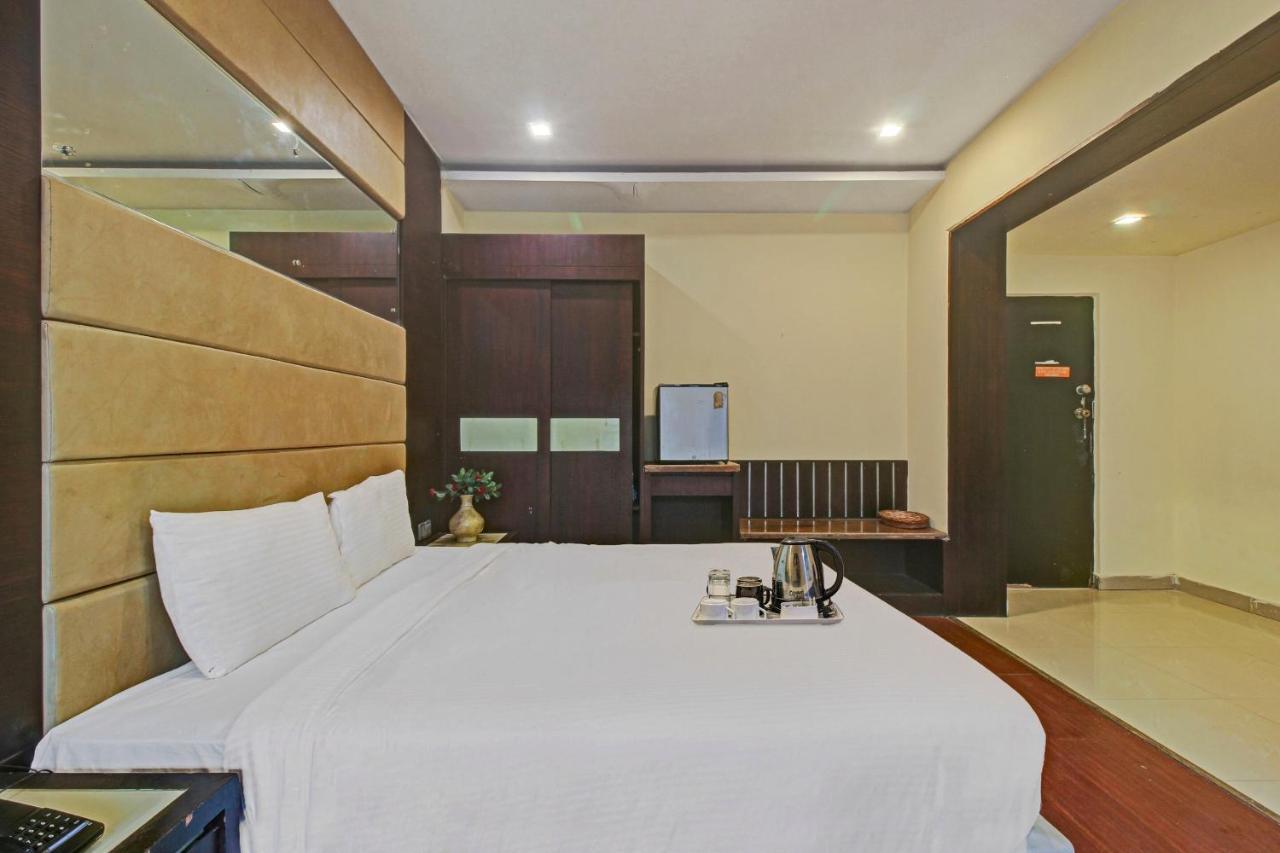 ホテルOyo Townhouse 707 Grand Krishna ハイデラバード エクステリア 写真