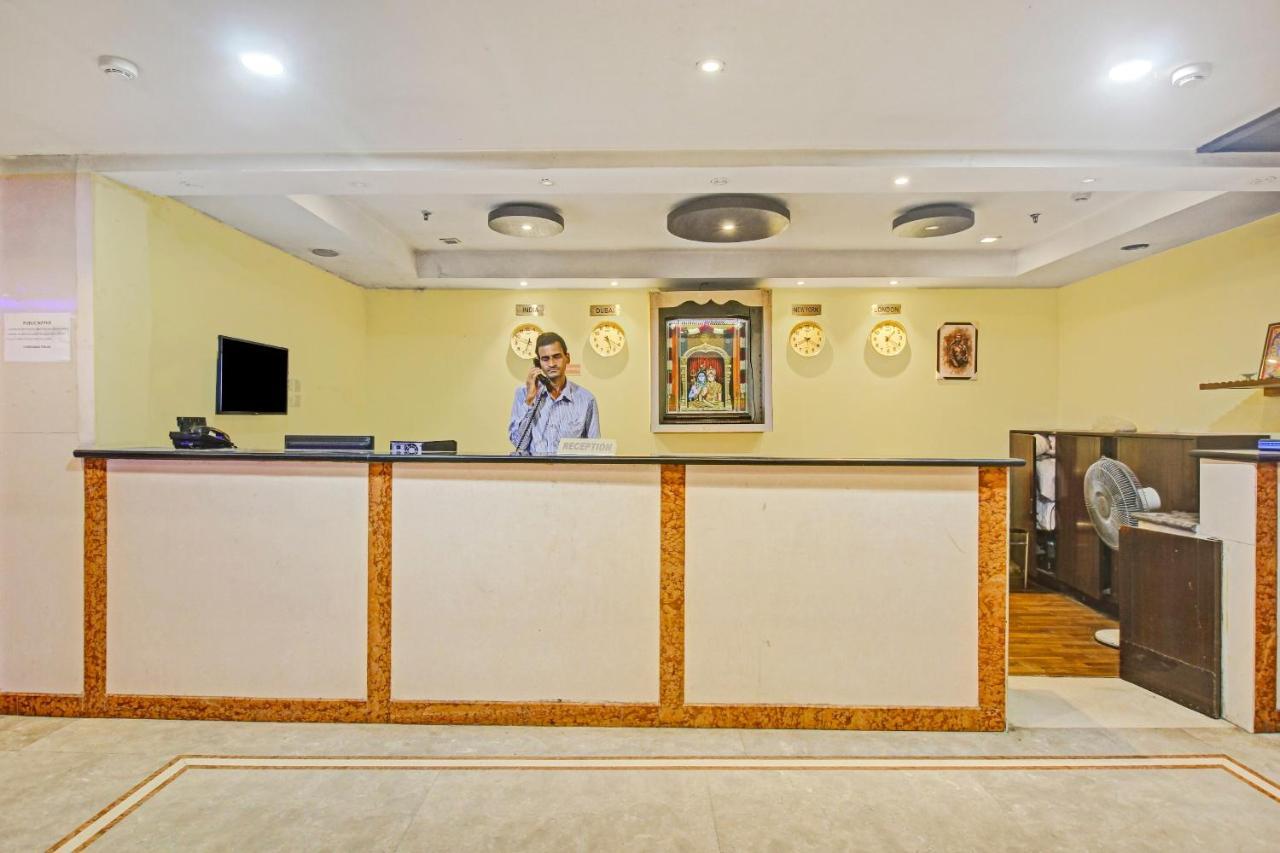 ホテルOyo Townhouse 707 Grand Krishna ハイデラバード エクステリア 写真