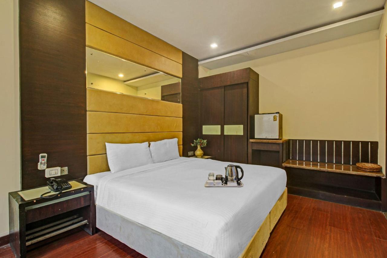 ホテルOyo Townhouse 707 Grand Krishna ハイデラバード エクステリア 写真