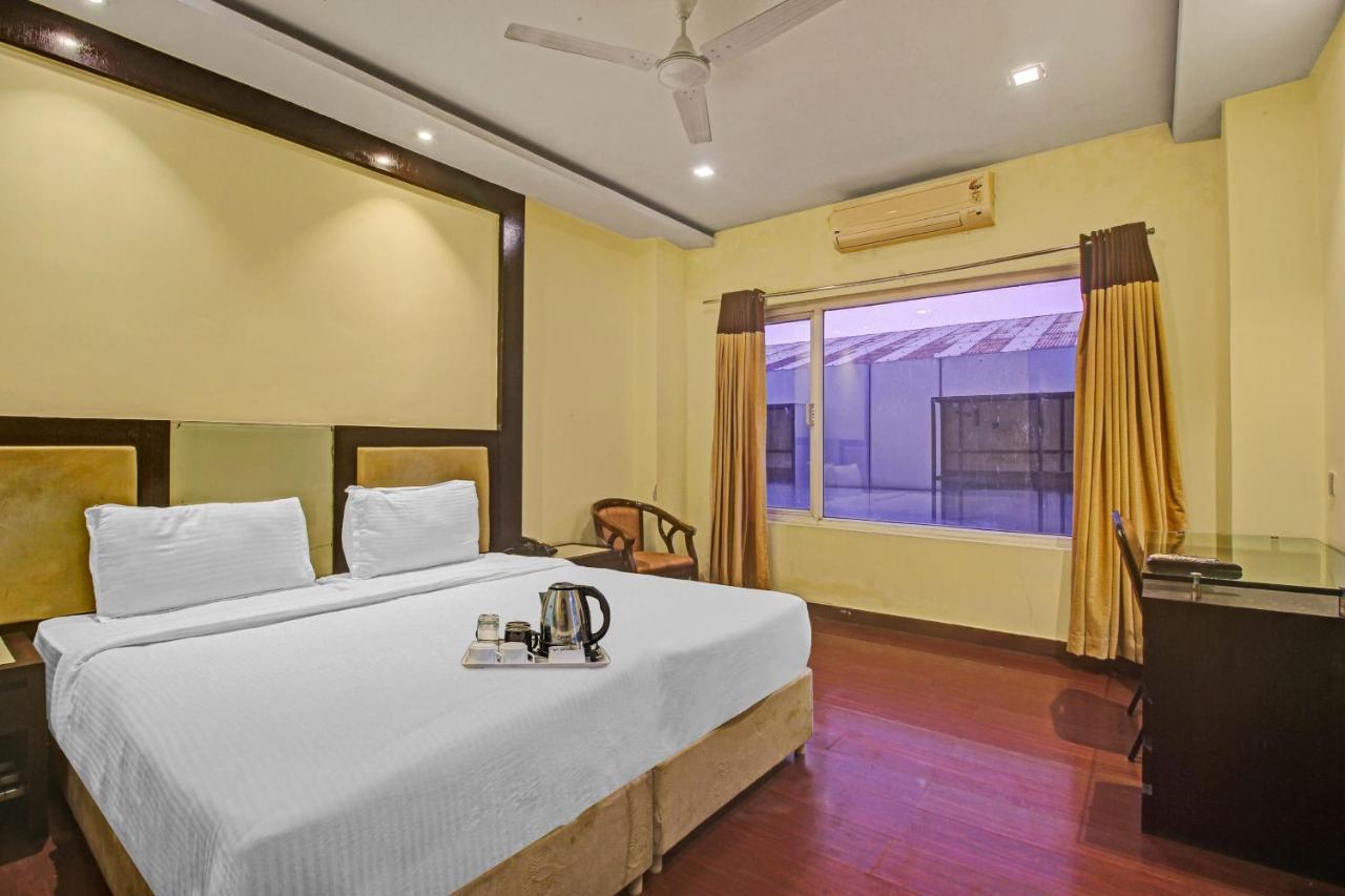 ホテルOyo Townhouse 707 Grand Krishna ハイデラバード エクステリア 写真